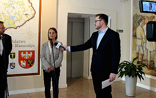 Ambasador Hanna Lehtinen w Olsztynie.  Otworzyła wystawę z okazji 100-lecia niepodległości Finlandii